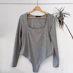PrettyLittleThing Gray Long Sleeve Square Neck Bodysuit